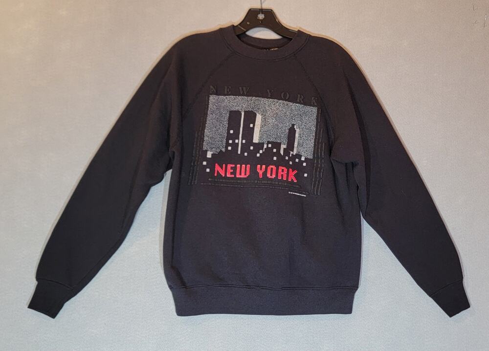 Vintage 80s Tultex NYC Twin Towers Skyline Sweatshirt Medium USA